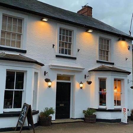 The Fox And Hounds Hotel Whittlebury Екстериор снимка