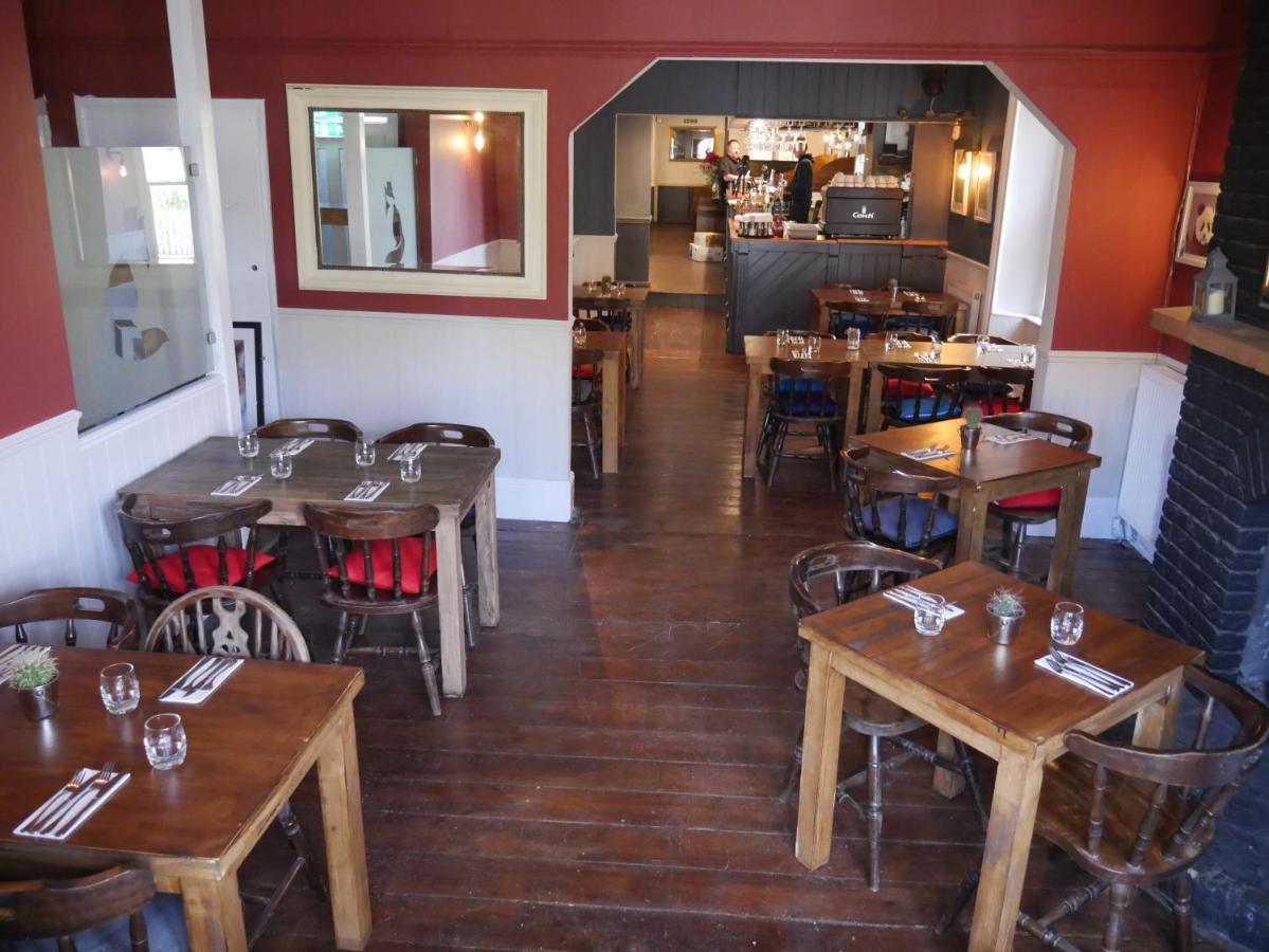 The Fox And Hounds Hotel Whittlebury Екстериор снимка