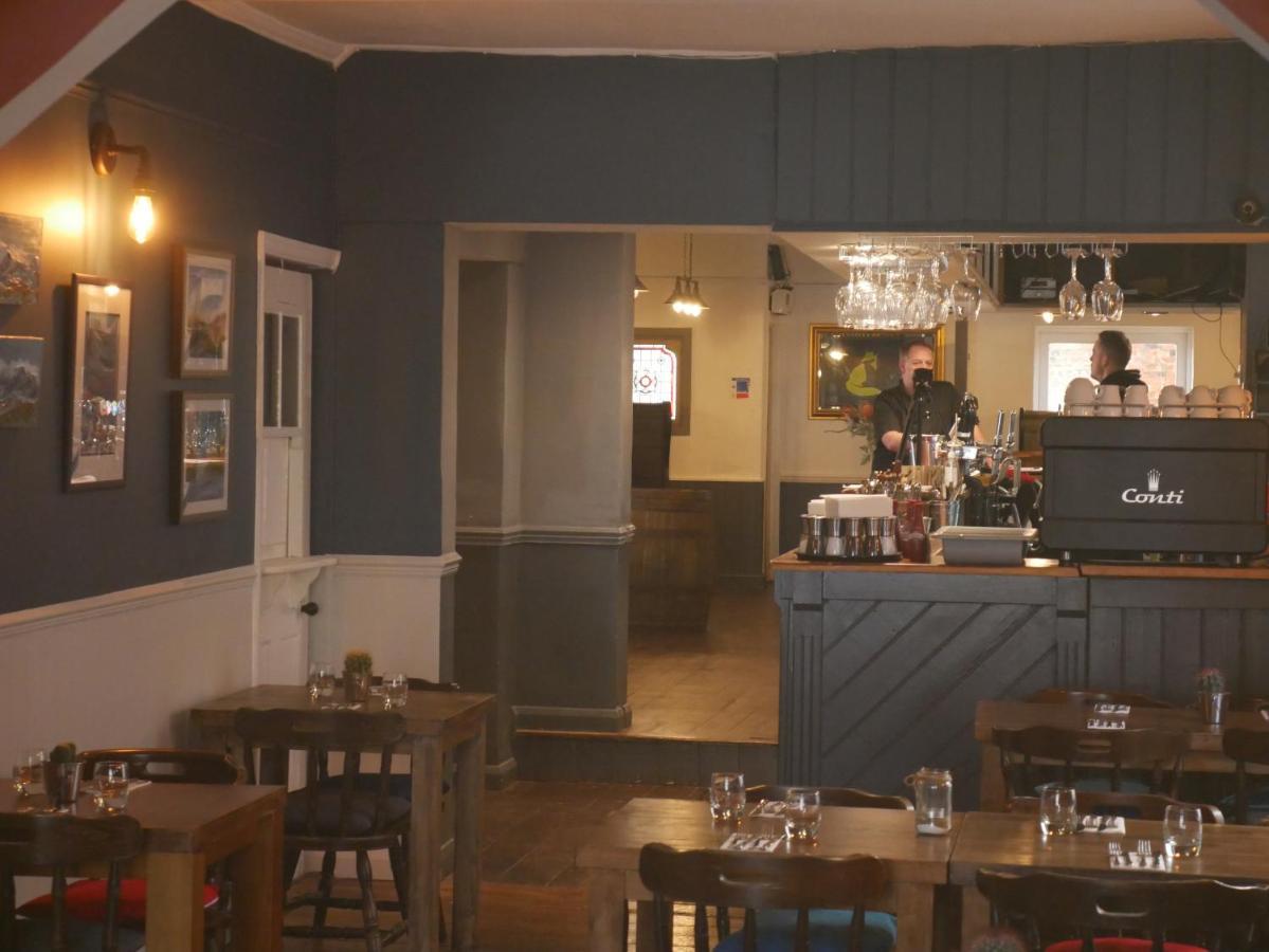 The Fox And Hounds Hotel Whittlebury Екстериор снимка