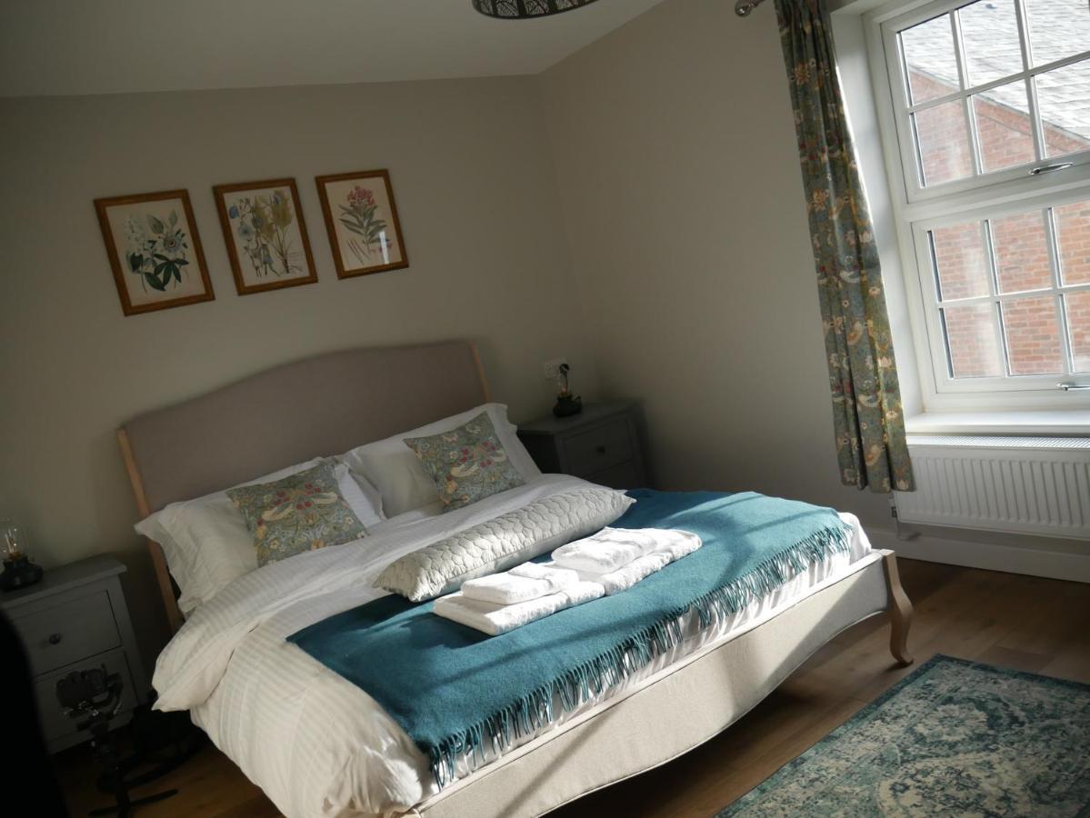 The Fox And Hounds Hotel Whittlebury Екстериор снимка