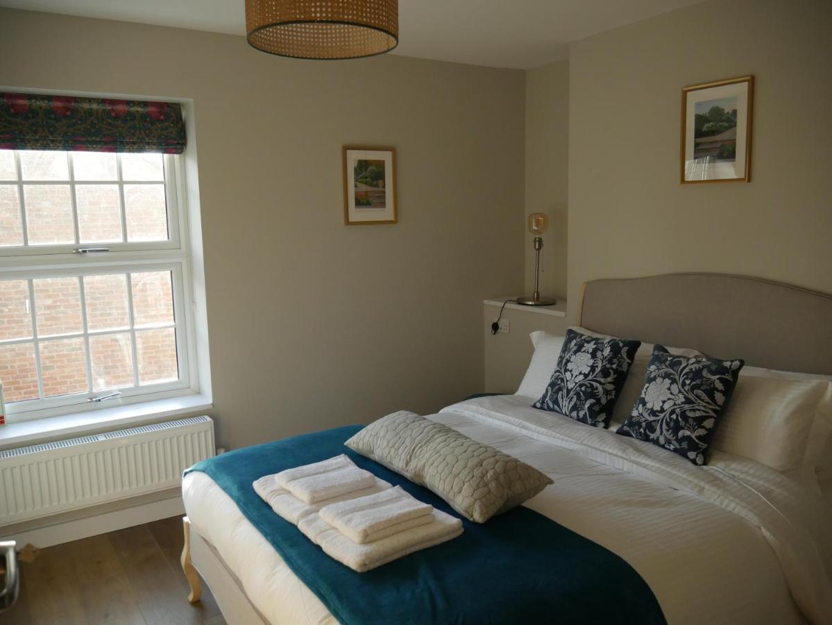 The Fox And Hounds Hotel Whittlebury Екстериор снимка