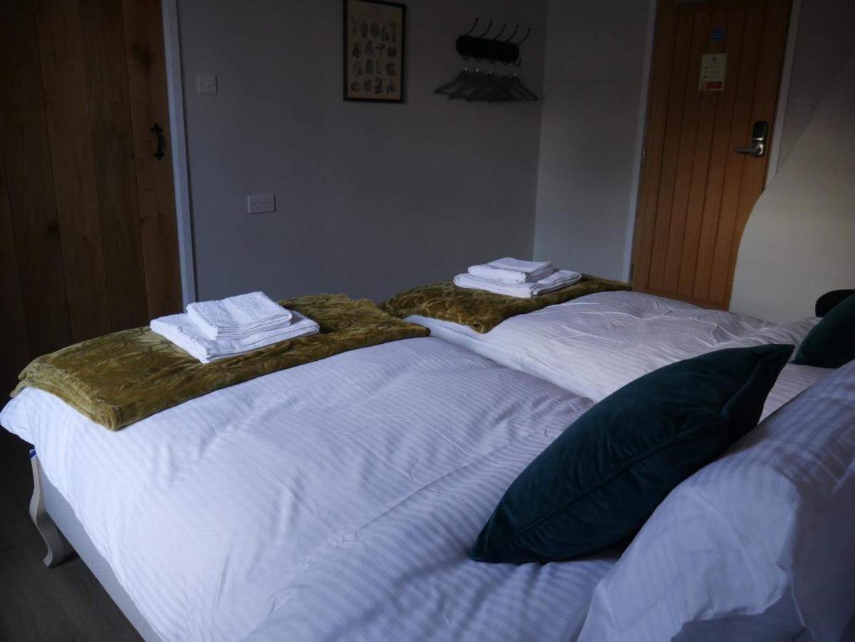 The Fox And Hounds Hotel Whittlebury Екстериор снимка